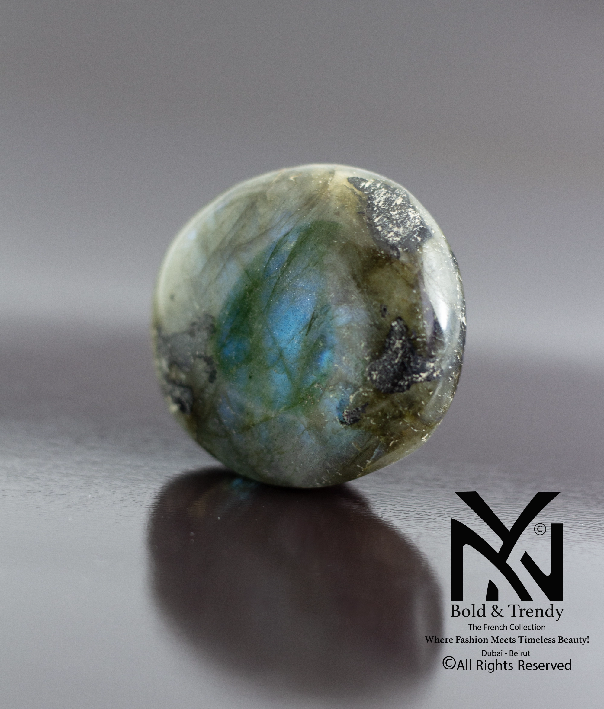 Labradorite stone 3