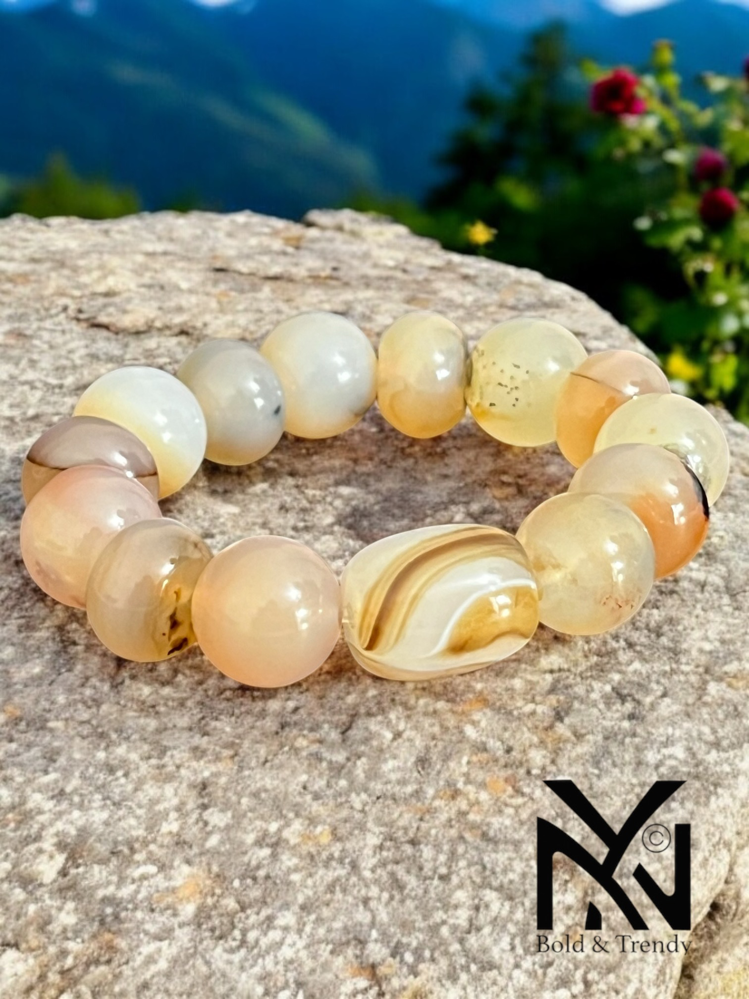 Soleil Uruguayan bracelet featuring radiant Uruguayan agate stones