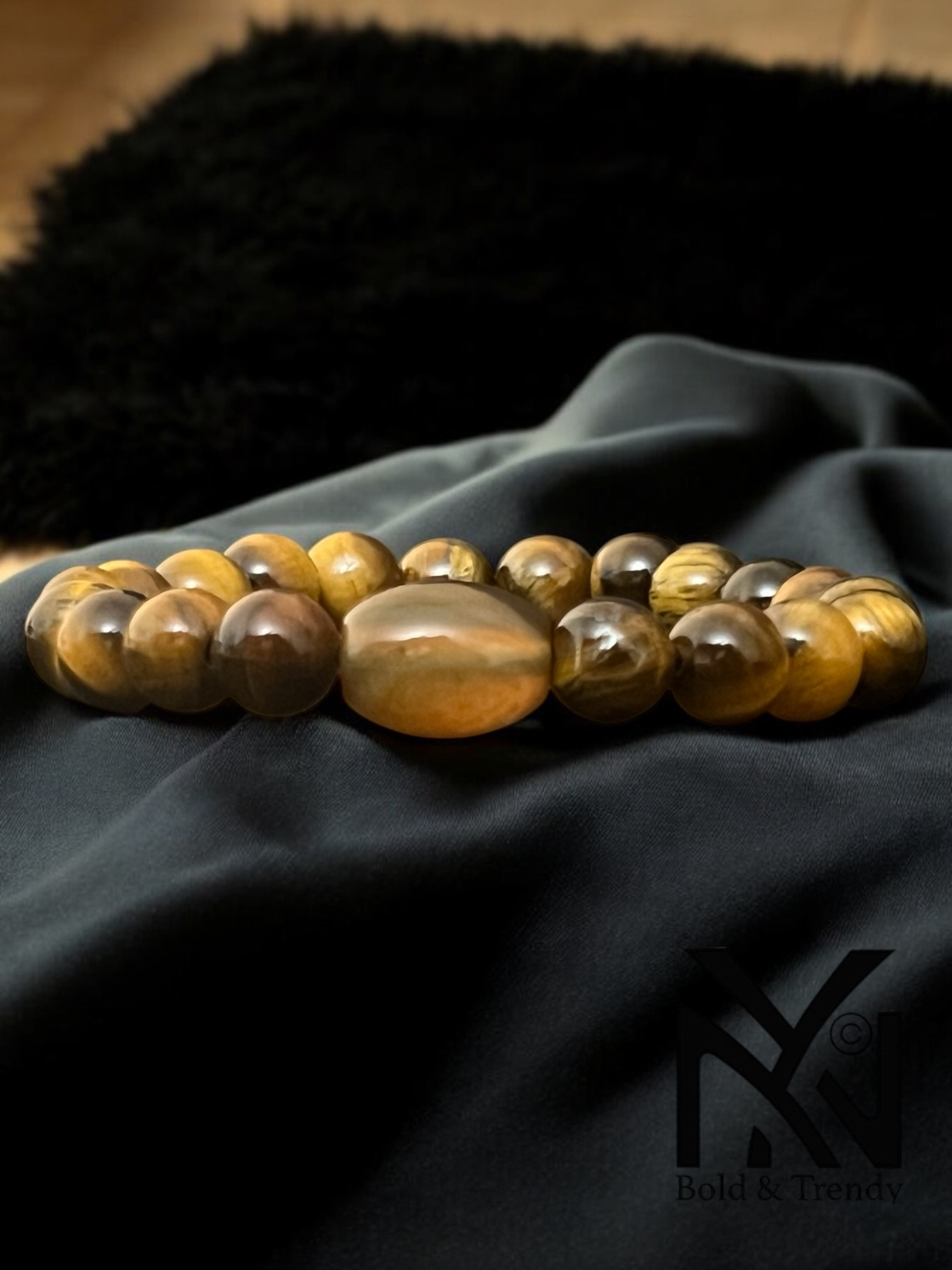 Éclat de Paix bracelet back view showcasing subtle yellow and ivory agate gemstones for tranquility